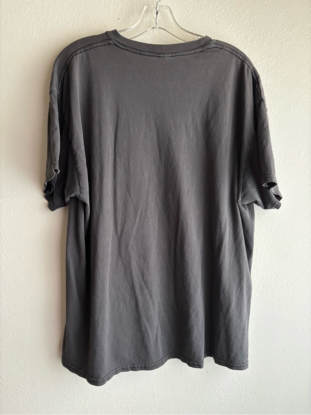 Official Vintage Looney Tunes Bugs Bunny Charcoal Gray T-Shirt Faded Distressed - Picture 3 of 8